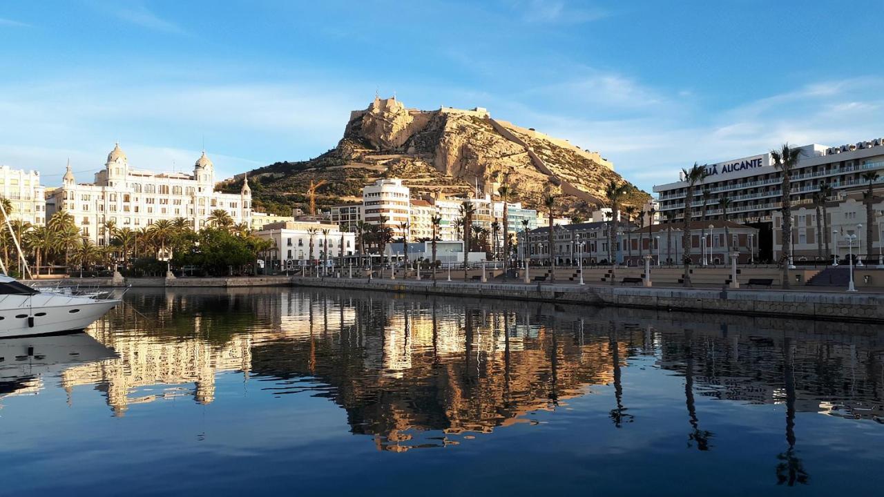 Town Hall Suite Alicante Esterno foto